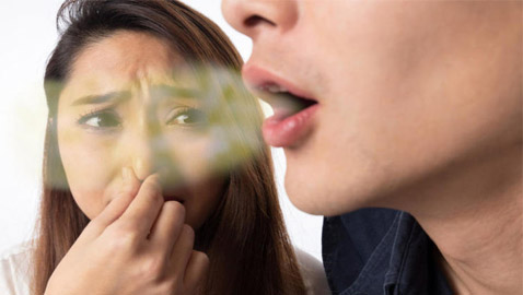 للشباب والبنات.. طرق للتخلص من رائحة الفم الكريهة، وما أسبابها؟