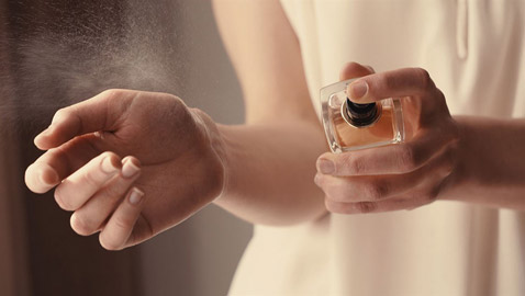 اختاري ما يتناغم مع ميولك العطور الخشبية الأنسب لشخصيتك