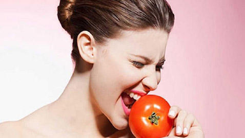 أبرز الأطعمة التي تكافح السرطان.. لا تتردّدوا بتناولها!