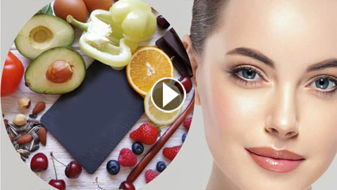 10 أغذية مدهشة ستجعلك أكثر شبابا وتكسب البشرة نضارة.. بينها الجوز والرمان..