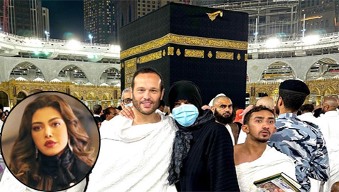 ريهام حجاج تخطف قلوب متابعيها من أمام الكعبة