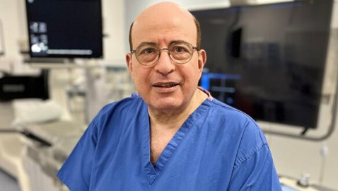 لأول مرة بالتاريخ.. طبيب مصري يترأس الكلية الملكية للأطباء في بريطانيا