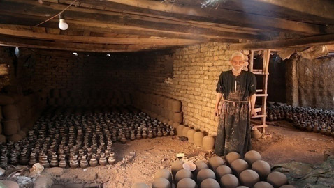 قرية جريس.. قلعة صناعة الفخار في مصر منذ 500 عام