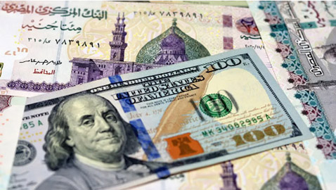 الدولار يقفز بالسوق الموازية في مصر.. طلب عنيف أم مضاربات؟