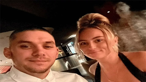 بريطانيان التقطا صورة بمطعم قديم.. وضيف 