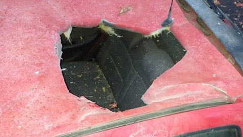 حصاة نيزك بحجم حبة البندق تحدث حفرة بحجم 50 سم.. وتحير فرنسا