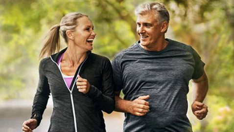 8 عادات صحية للحفاظ على لياقتك وشبابك بعد الأربعين