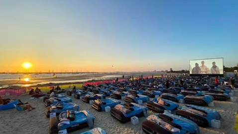 سينما في الهواء الطلق مزودة بـ 150 سريراً في أستراليا