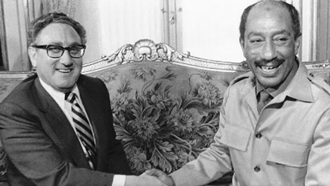 هكذا تدخل كيسنجر وحاول إنهاء حرب 1973