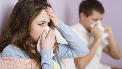 10 علاجات طبيعية لنزلات البرد والإنفلونزا.. جربوها هذا الشتاء