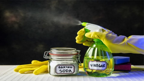 مُنظفات طبيعية للتخلص من رائحة المجاري الكريهة في المنزل