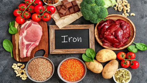 السبانخ بذيل القائمة.. 10 أطعمة غنية بالحديد لشتاء دافئ