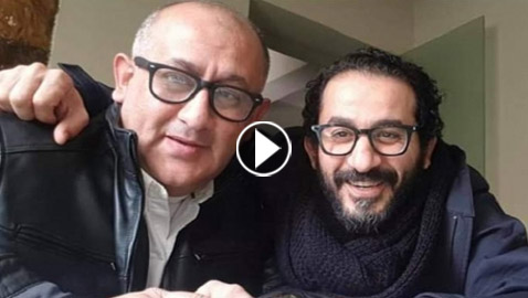 قصص ومواقف جمعت أحمد حلمي وشقيقه الراحل.. أحدها الأصعب في طفولته!