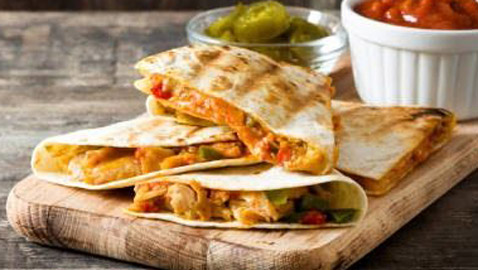 كاساديا الدجاج بالطريقة المكسيكية.. حضروها بهذه الوصفة الشهية!