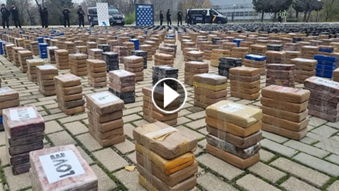 طريقة لا تخطر على بال.. فيديو لتهريب مخدرات داخل علب تونة! فيديو