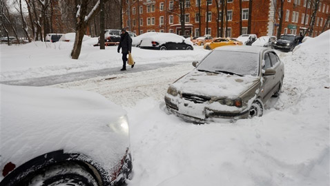 لم تشهدها منذ 60 عاماً.. عواصف ثلج عاتية تجتاح موسكو