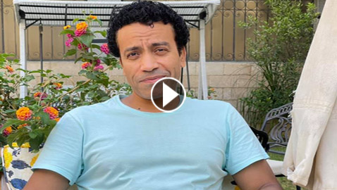 رحلة معاناة سامح حسين قبل الشهرة: أخي الصغير غرق وكنا فقراء نأكل بواقي قرايبنا!