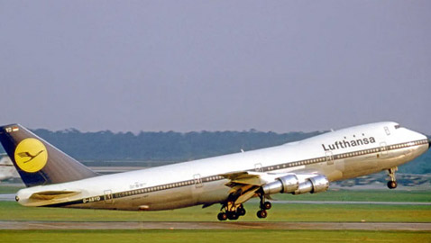 بهذا العام.. أفرج الفلسطينيون عن طائرة ألمانية بمبلغ هام