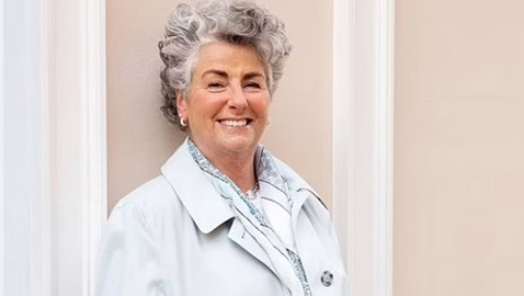 كيف أصبحت هذه الأم مليونيرة في سن الخمسين؟