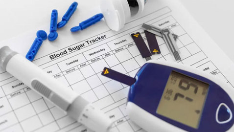 6 علامات تنبه لارتفاع السكر في الدم.. احذروها