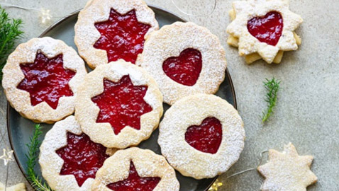 اليكم طريقة تحضير بسكويت الزبدة المحشي بالمربى الشهي