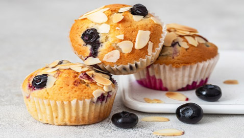 إليكم طريقة تحضير مافن البلوبيري واللوز بمذاق طازج وطيب