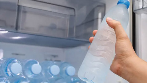 نشتريها كلنا.. دراسة تفجر معلومة صادمة حول زجاجات المياه