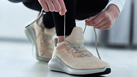 أفضل الأحذية الرياضية النسائية في 2024.. إطلالة أنيقة وعصرية