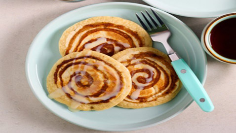 إليكم طريقة تحضير سينامون رول بان كيك بنكهة شهية