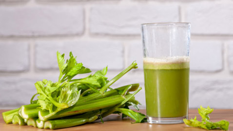 6 أسباب تبرر الفوائد الصحية لتناول عصير الكرفس