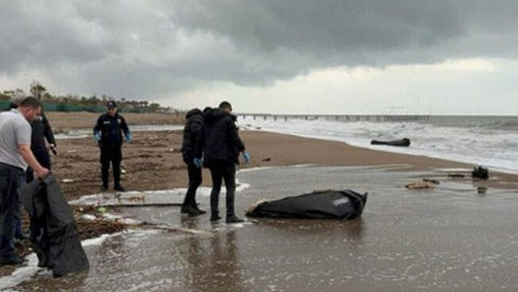 الأمواج جرفت 8 جثث لشاطئ تركي.. ملابس الضحايا كشفت المأساة