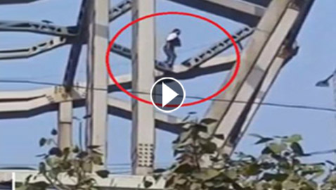 أغراه صحن برياني فنزل.. رجل هندي يحاول الانتحار من فوق جسر