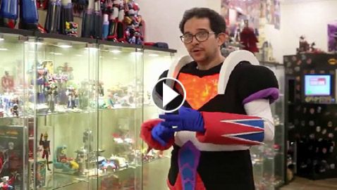 هوس بالخمسين يقود سعوديا لاقتناء 3 آلاف قطعة لشخصيات كرتونية