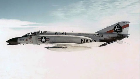 بدعم من موسكو.. خسر الأميركيون ألفي طائرة بهذه الحرب