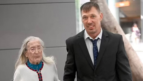 علاقة حب صادمة بين أربعيني ومسنة عمرها 103 أعوام