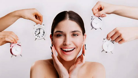 (الدقيقة الذهبية) هي الوقت المثالي للعناية بالبشرة.. تعرفوا عليها