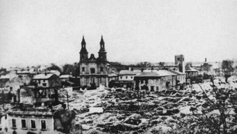 ما هي أول مدينة قصفت بالحرب العالمية الثانية؟