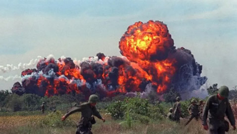 حين قصف فيتنام بـ352 ألف طن من المواد الحارقة