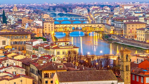 رحلة رومانسية إلى فلورنسا الإيطالية لقضاء يوم الحب.. صور