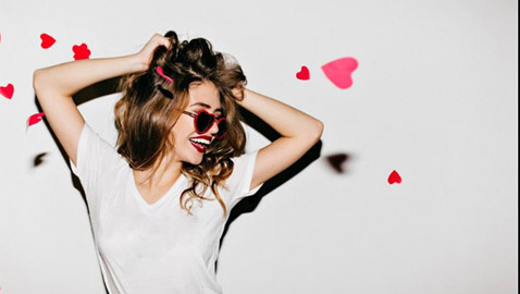 نصائح لتنعيم الشعر الجاف قبل يوم الحب