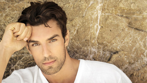 وفقاً لعلم النفس.. علامات تدل على ثقة الرجل العالية بنفسه