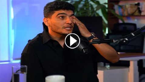 فيديو محمد عساف لا يتمالك دموعه ويبكي على الهواء