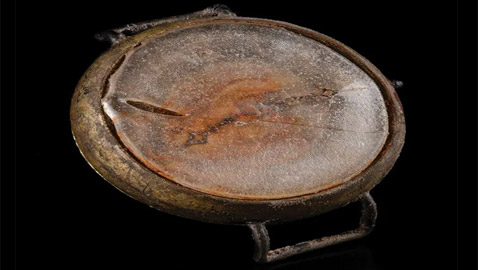 ساعة ذابت وتوقفت عقاربها عند إلقاء قنبلة هيروشيما.. تباع بـ31 ألف دولار