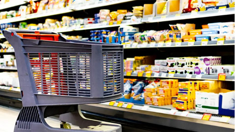 من رقائق الفطور إلى اللحوم.. احذروا خطر هذه الأطعمة