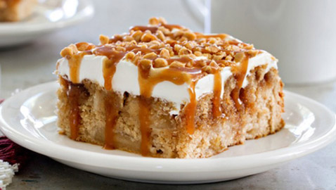 إليكم طريقة تحضير كعكة التفاح بالكراميل اللذيذة