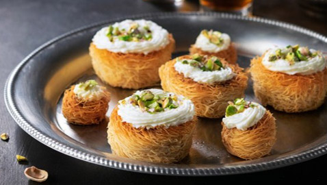 إليكم طريقة تحضير مبتكرة لأكواب الكنافة بالقشطة المميزة