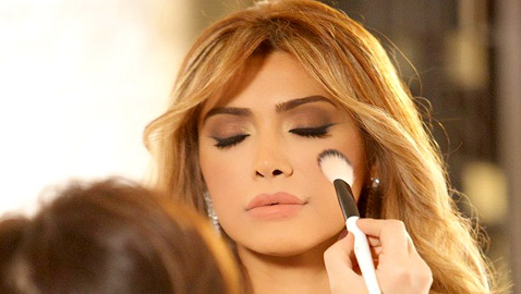 صورة نوال الزغبي بدون مكياج وبإطلالة صيفية تخطف الأنظار.. والجمهور يتغزل بها