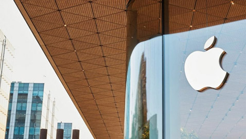 لأول مرة.. آبل تسمح بتحميل تطبيقات 