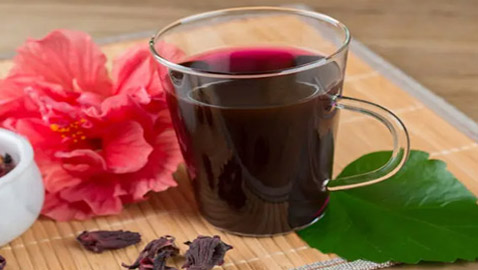 مشروب رمضاني منعش.. فائدة مذهلة لتناول الكركديه على معدة فارغة