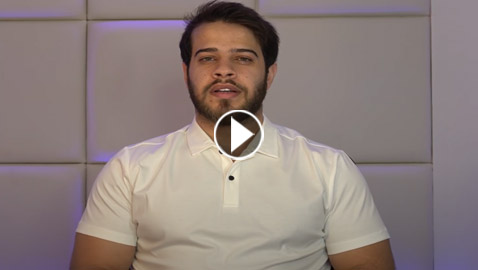 أدهم النابلسي يؤم المصلين بصلاة التراويح بالأردن بصوت ملائكي..